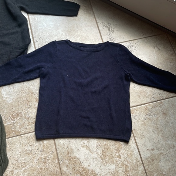 Bundle of 3 sweater tops - Picture 6 of 7